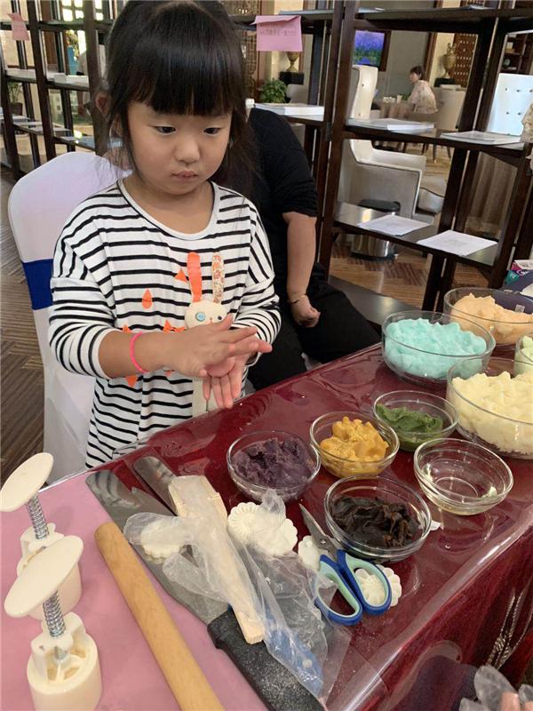 情系中秋，樂享團(tuán)圓——君河灣社區(qū)冰皮月餅制作活動(dòng)圓滿落幕